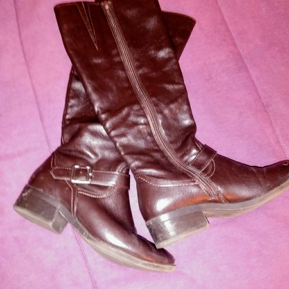boots - Picture 3 of 8